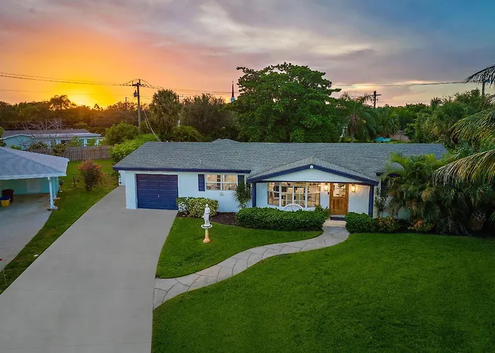 Fully Remodeled, Huge Backyard, Pet-Friendly, Pool